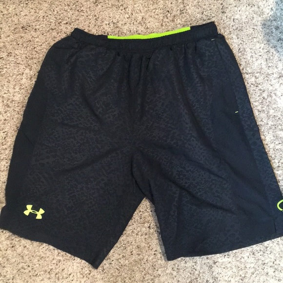 Four pair of Under Armour running shorts - Picture 2 of 4